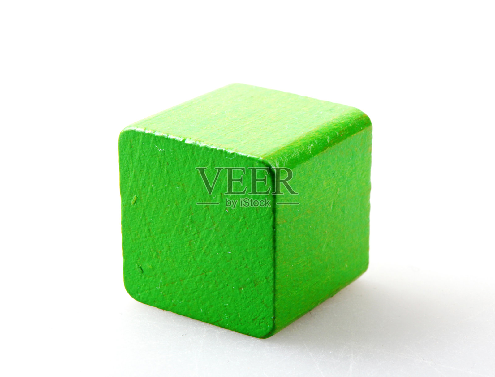 木块孤立在白色背景上照片摄影图片