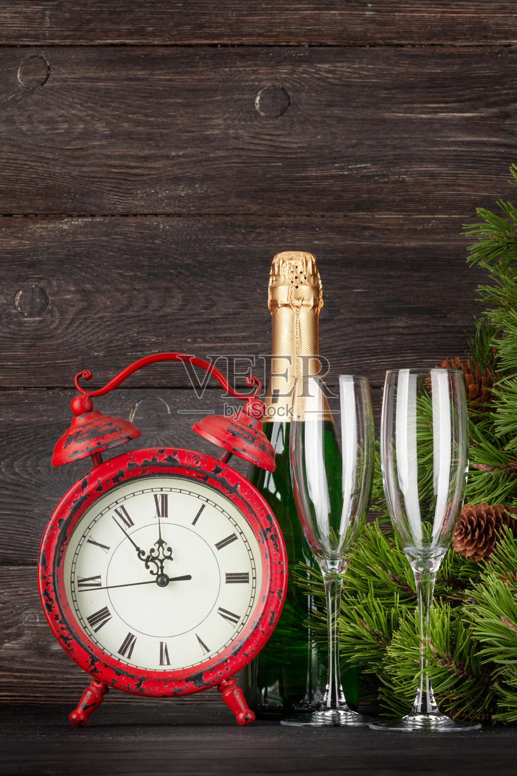 圣诞贺卡与冷杉树,时钟和香槟照片摄影图片