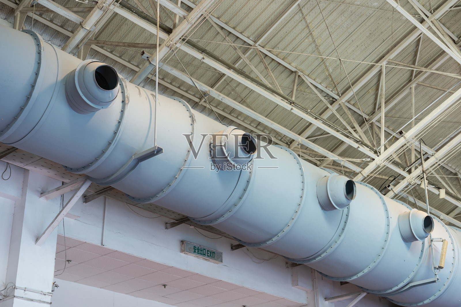 仓库空气管照片摄影图片