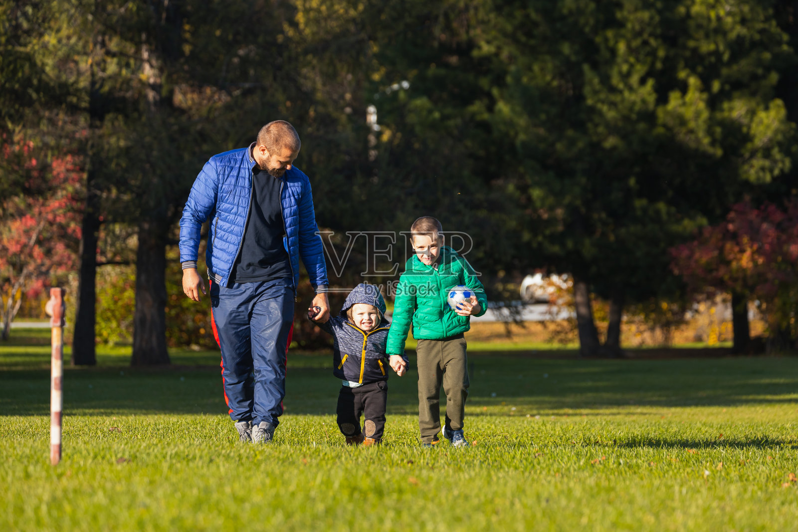 父亲的一天。照片摄影图片