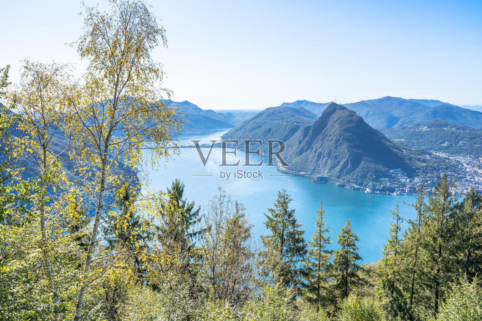 卢加诺湖全景,瑞士照片摄影图片
