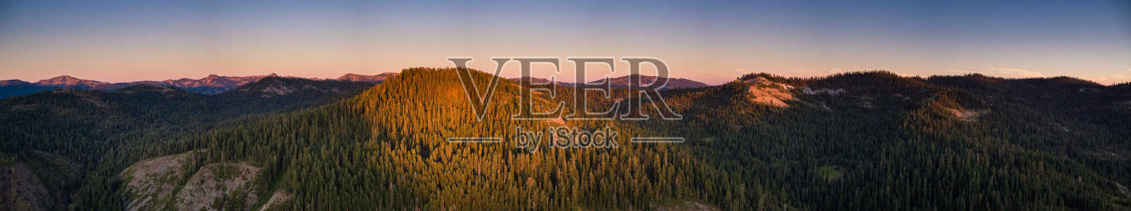 塔霍湖国家森林日落-航空全景图照片摄影图片