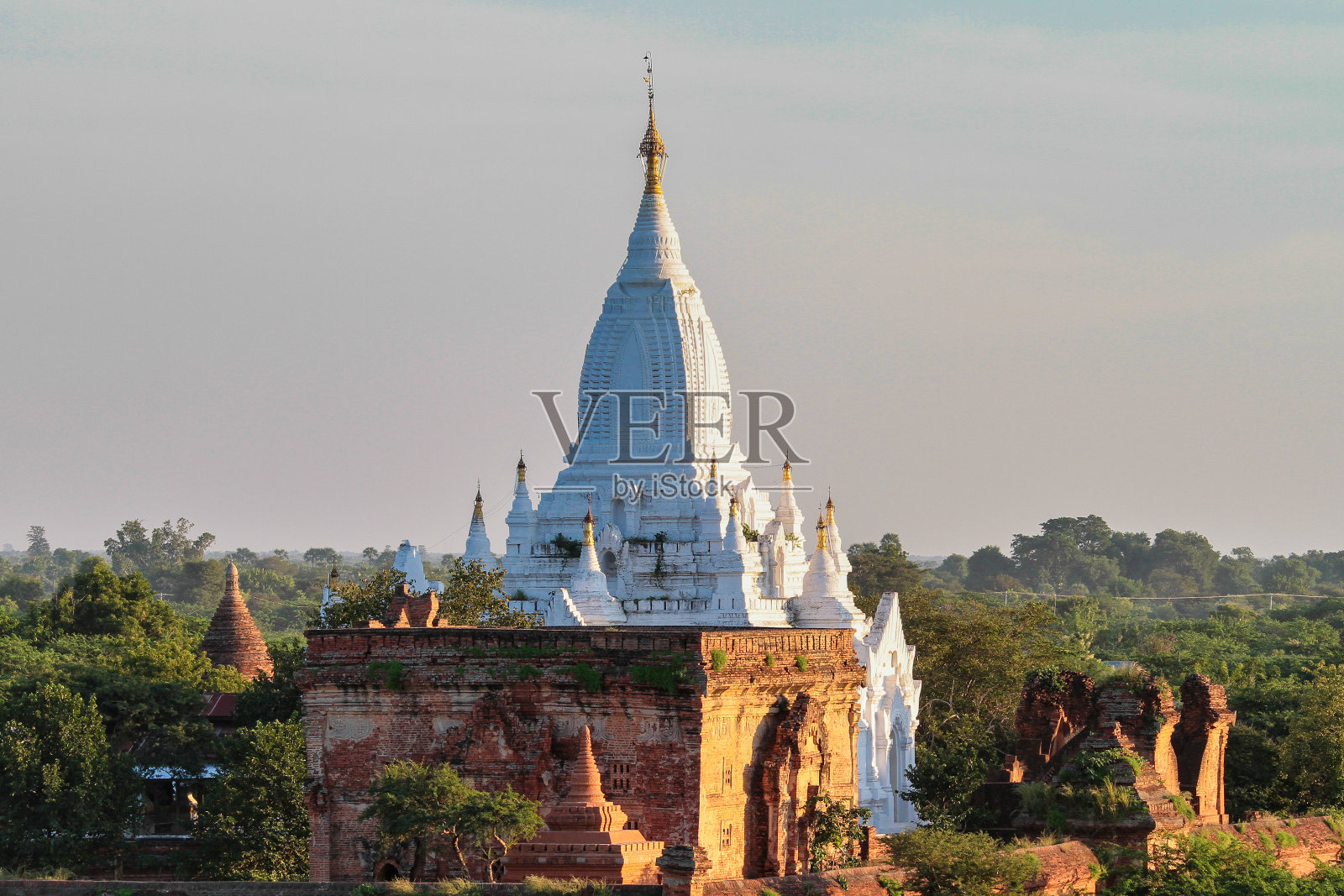 缅甸蒲甘的宝塔和寺庙,以前是缅甸,是世界遗产。照片摄影图片