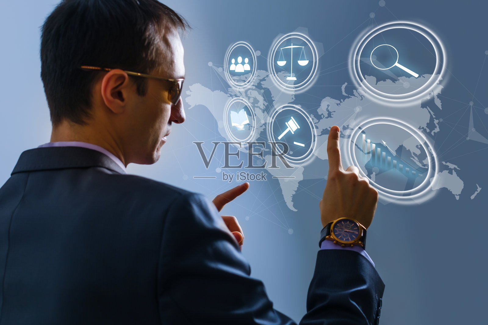 未来界面上的正义天平图标照片摄影图片