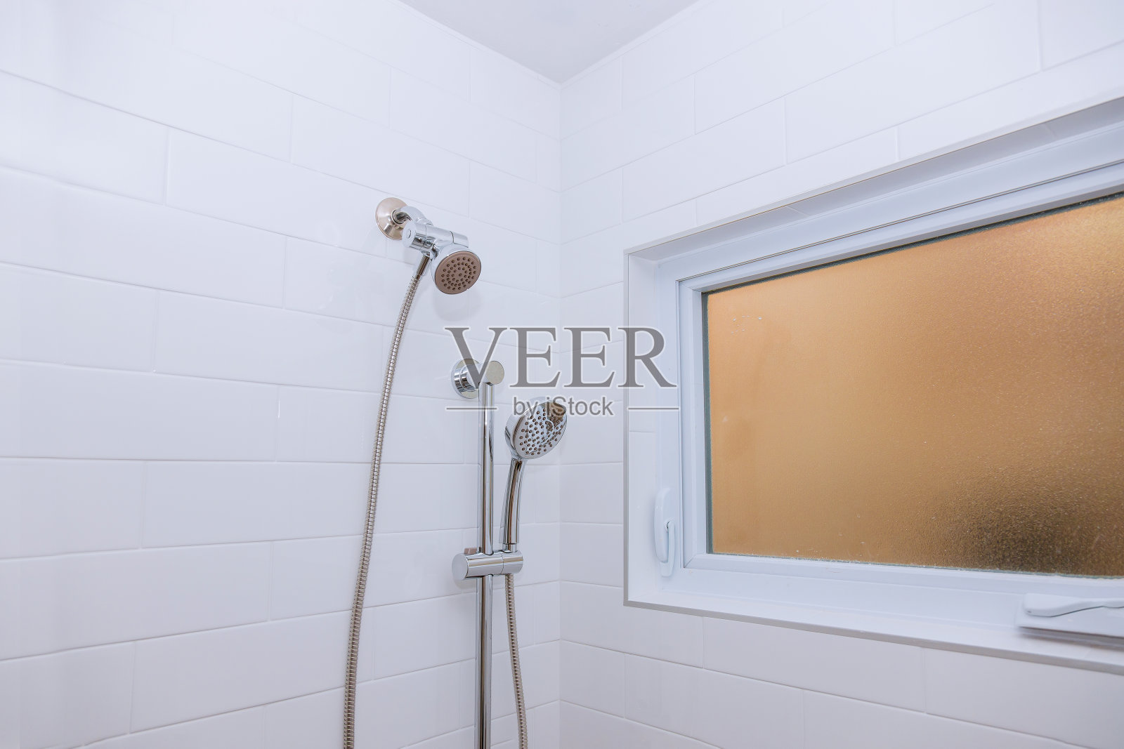 主浴室与淋浴新公寓照片摄影图片