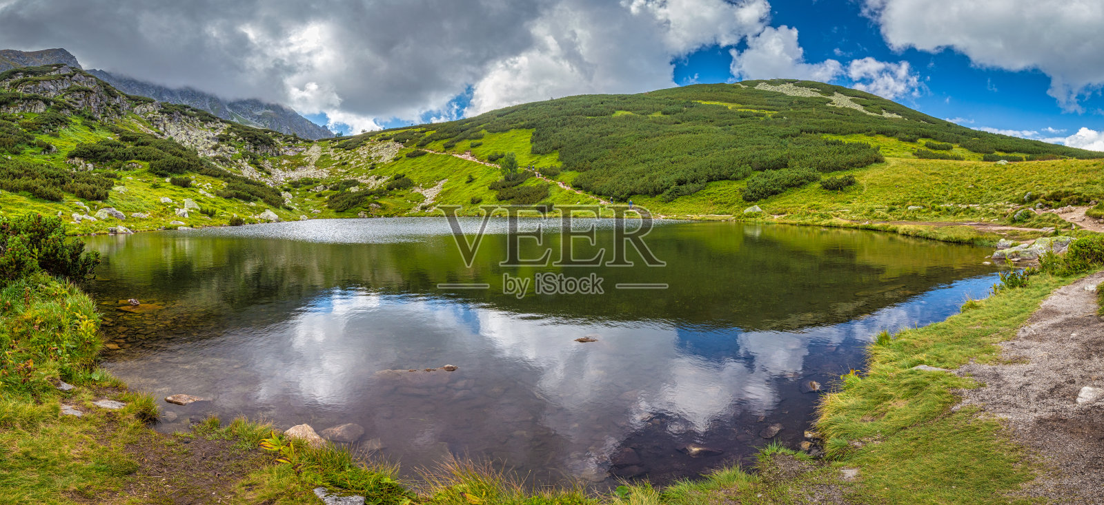 斯洛伐克塔特拉国家公园罗哈斯地区的山湖照片摄影图片