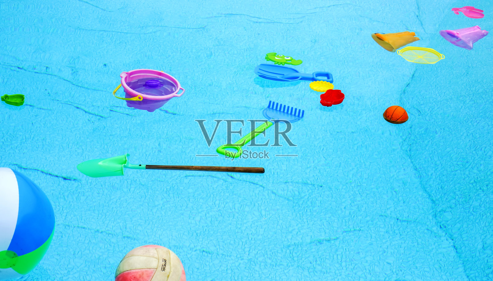 池的玩具照片摄影图片