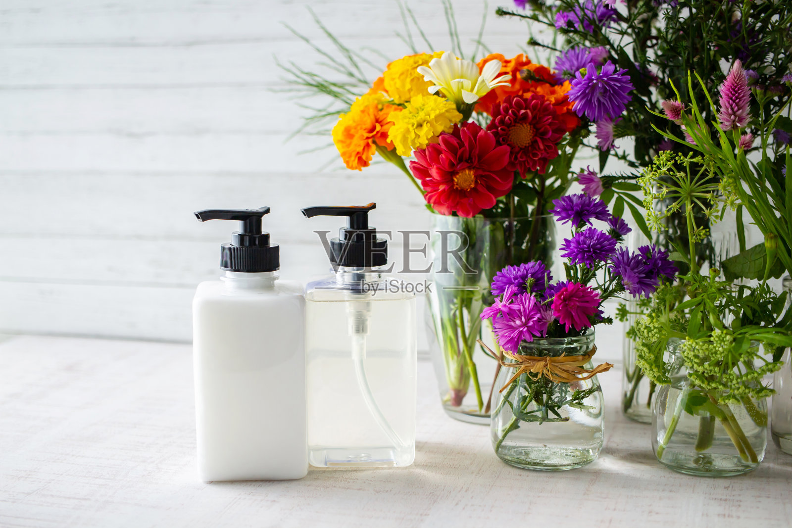 植物洗发水。自然护发形象。照片摄影图片