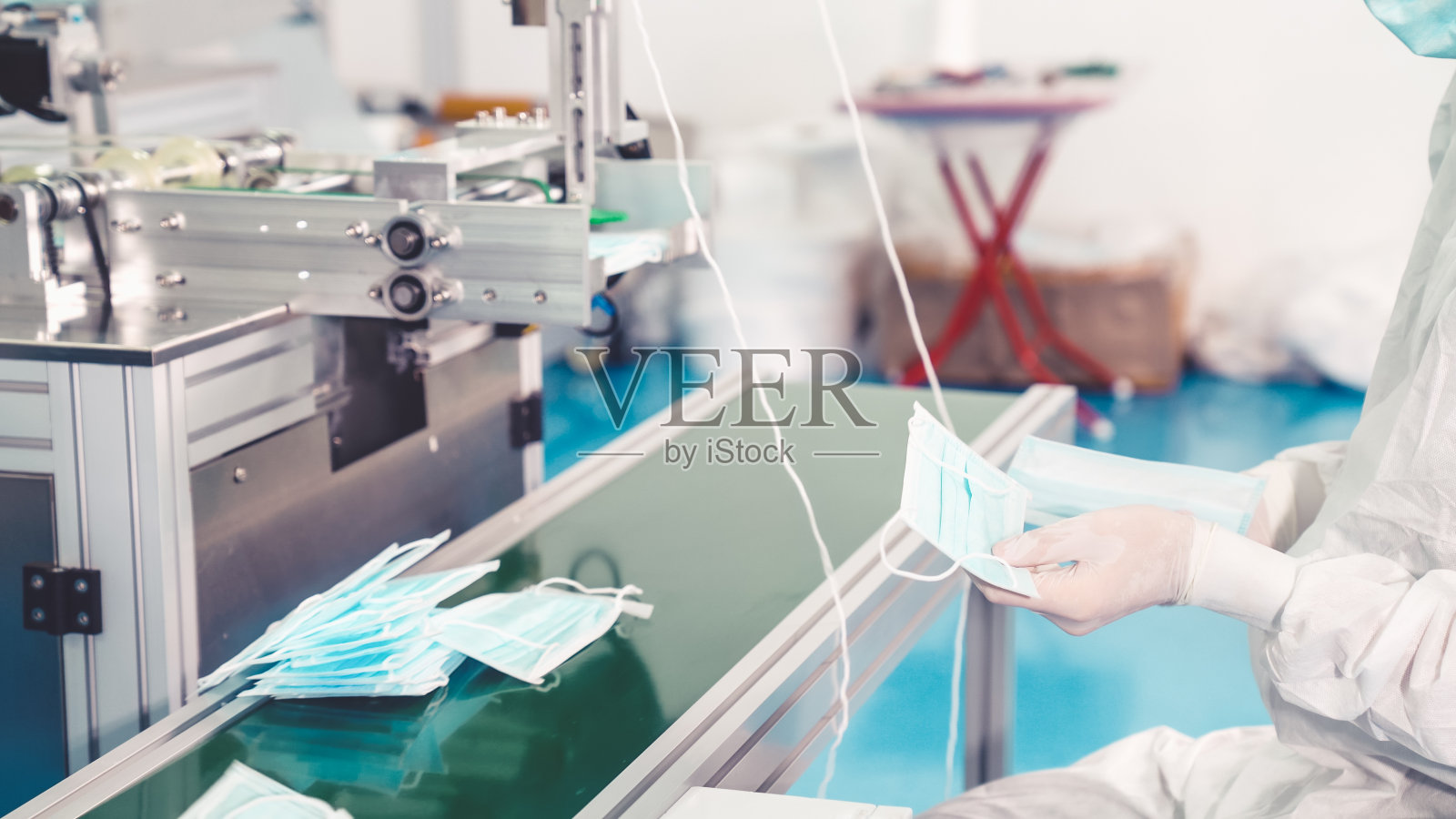 现代化的口罩生产线工厂照片摄影图片