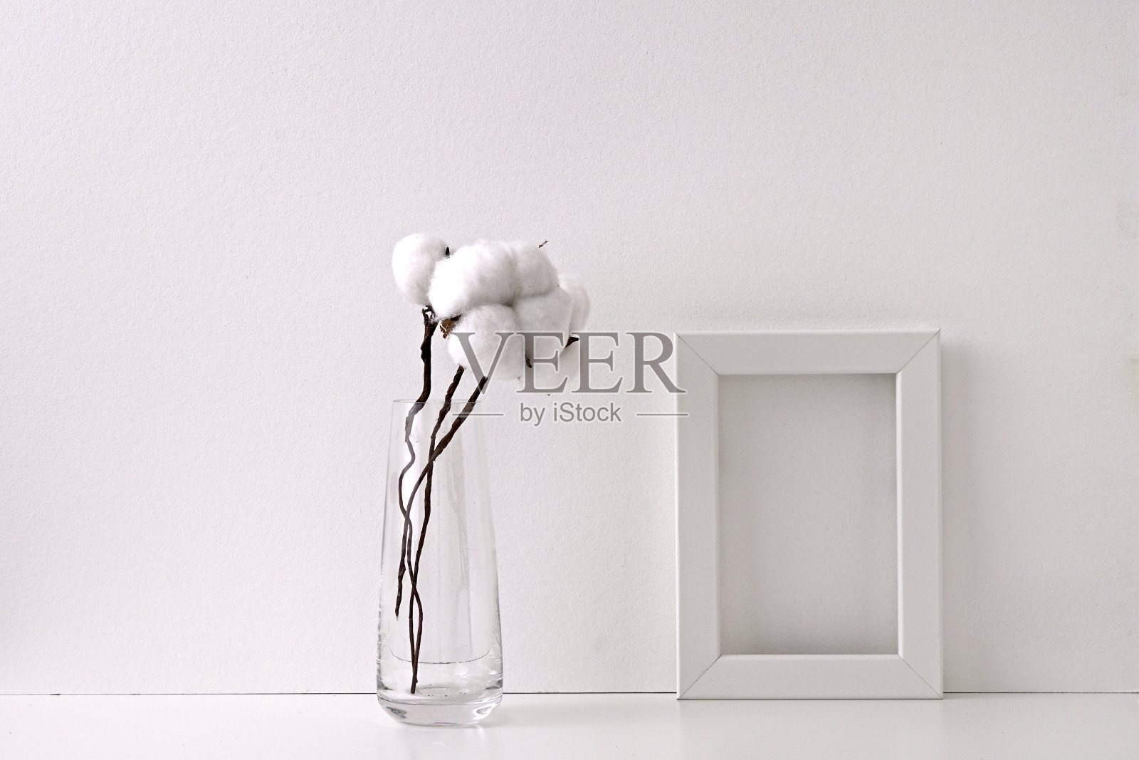 白底白布的白框。复制空间平铺。照片摄影图片