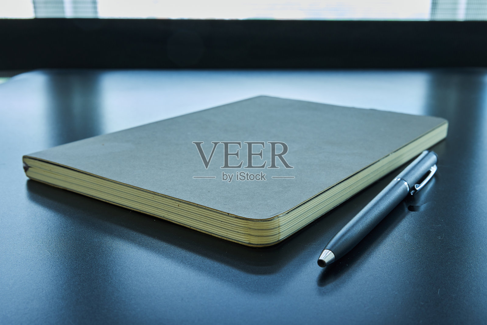 一个灰色的书照片摄影图片