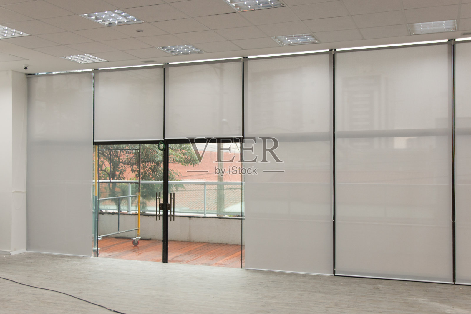 窗帘和卷帘的图片,我自己的,并在一个办公室,以装饰您的环境照片摄影图片