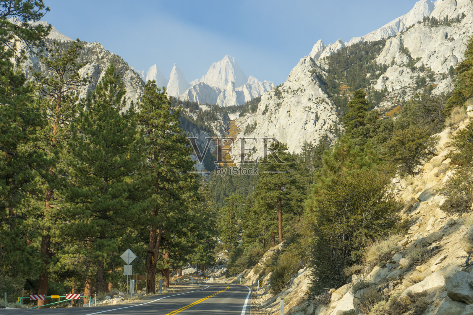 通往惠特尼传送门的路照片摄影图片