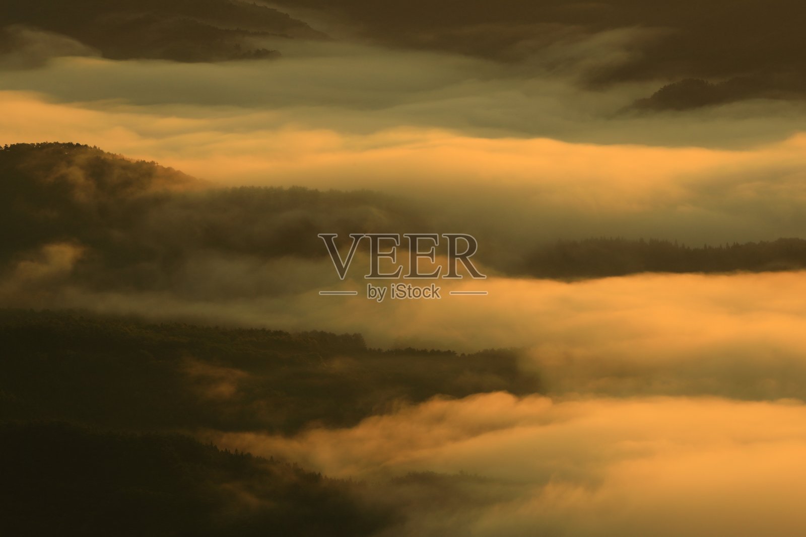 岩手县东野市,日出时的云海照片摄影图片