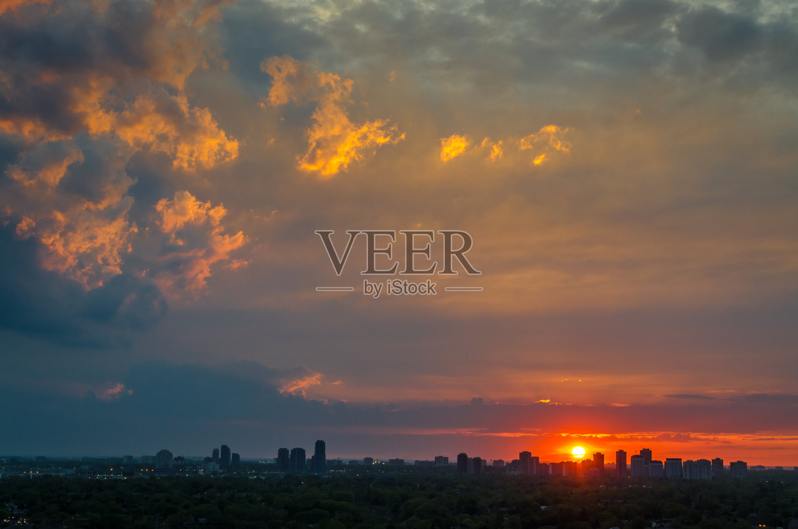 日落和云天照片摄影图片