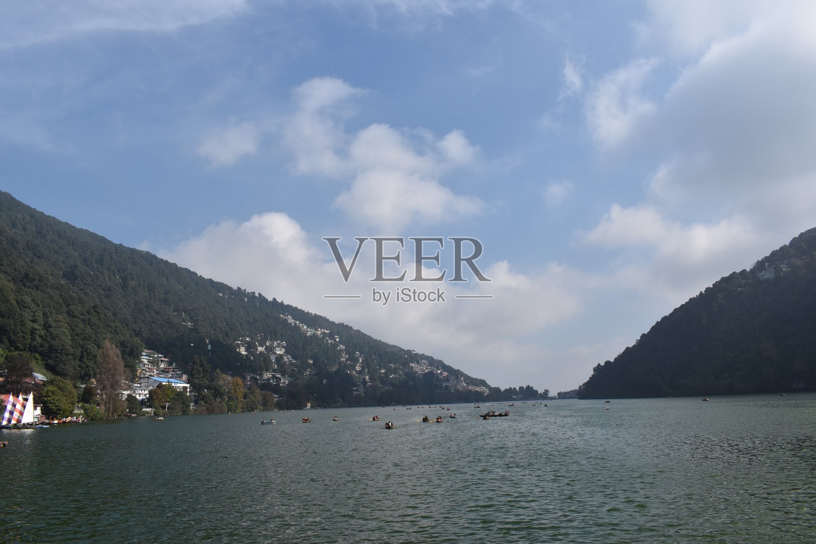 纳尼尔特湖照片摄影图片