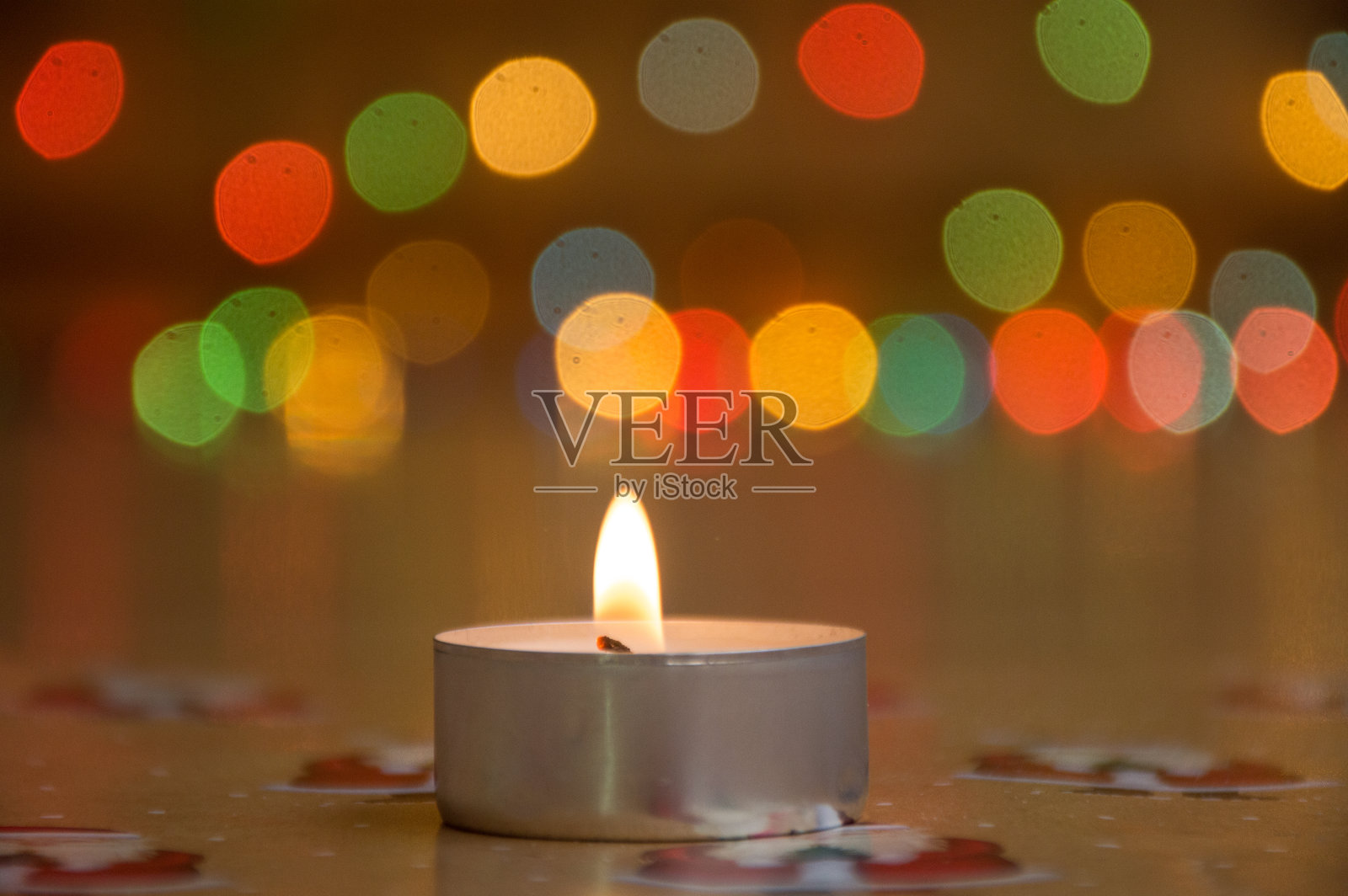 蜡烛上的花环散景背景照片摄影图片