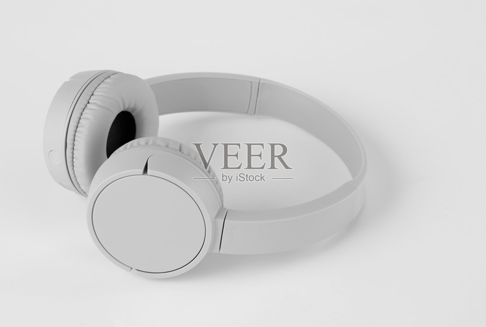 灰色的无线耳机照片摄影图片