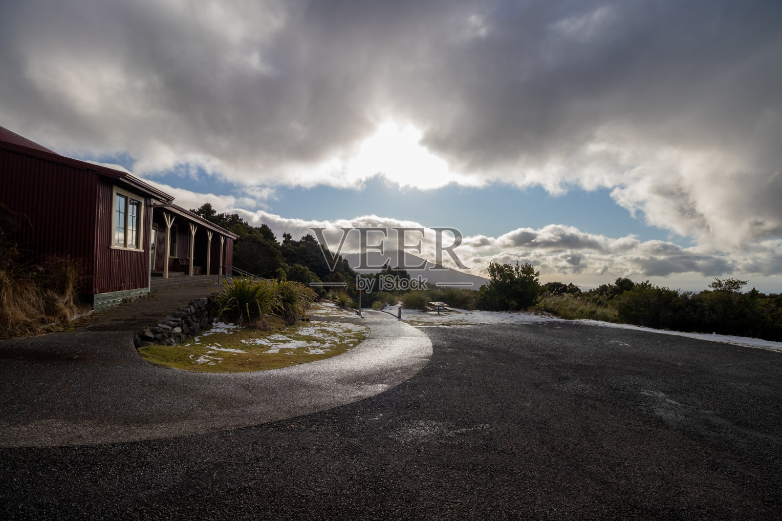 小屋了山照片摄影图片