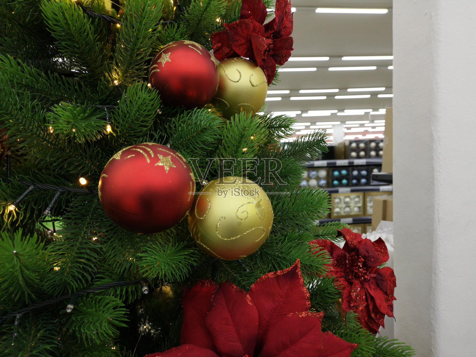 圣诞树与球宏观寒假背景照片摄影图片