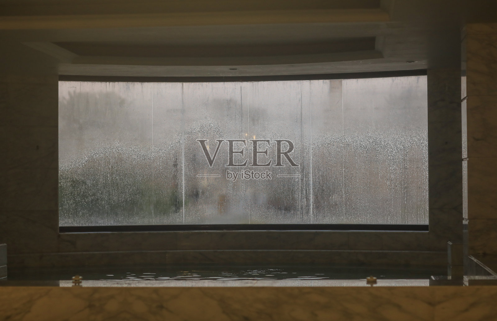 湿雾窗,游泳池照片摄影图片