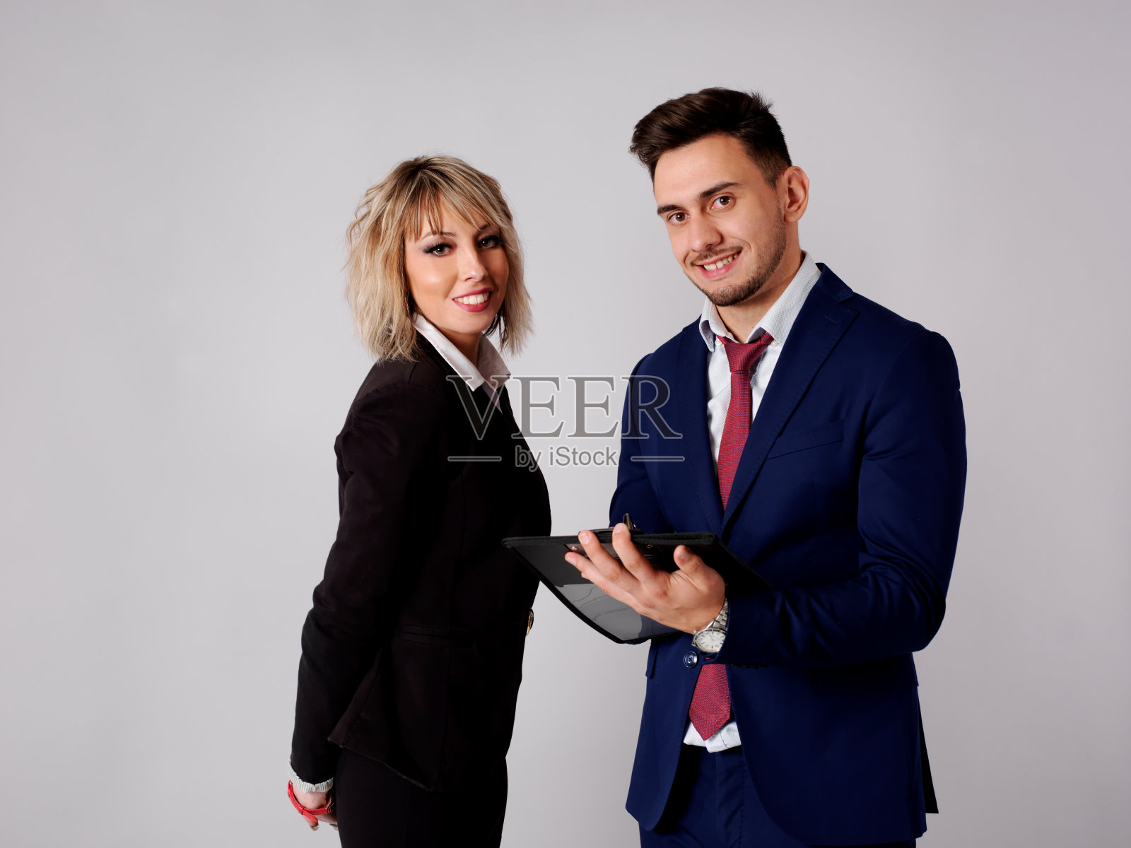 商务人员面带微笑,具有积极自信的才能照片摄影图片