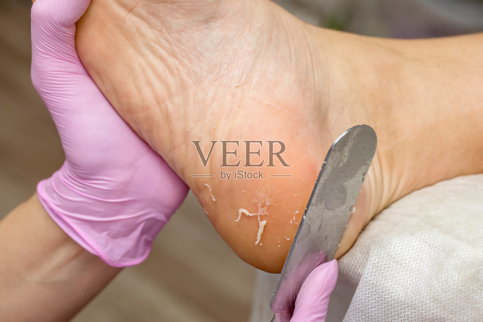 男性五金足疗沙龙。照片摄影图片