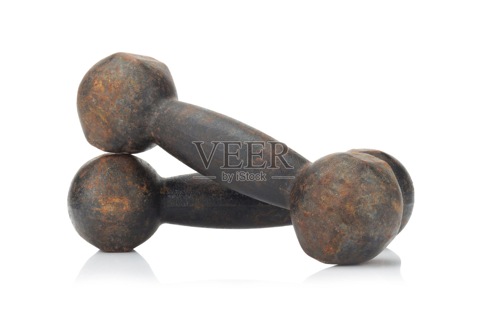 旧的哑铃。生锈。在白色背景上隔离照片摄影图片