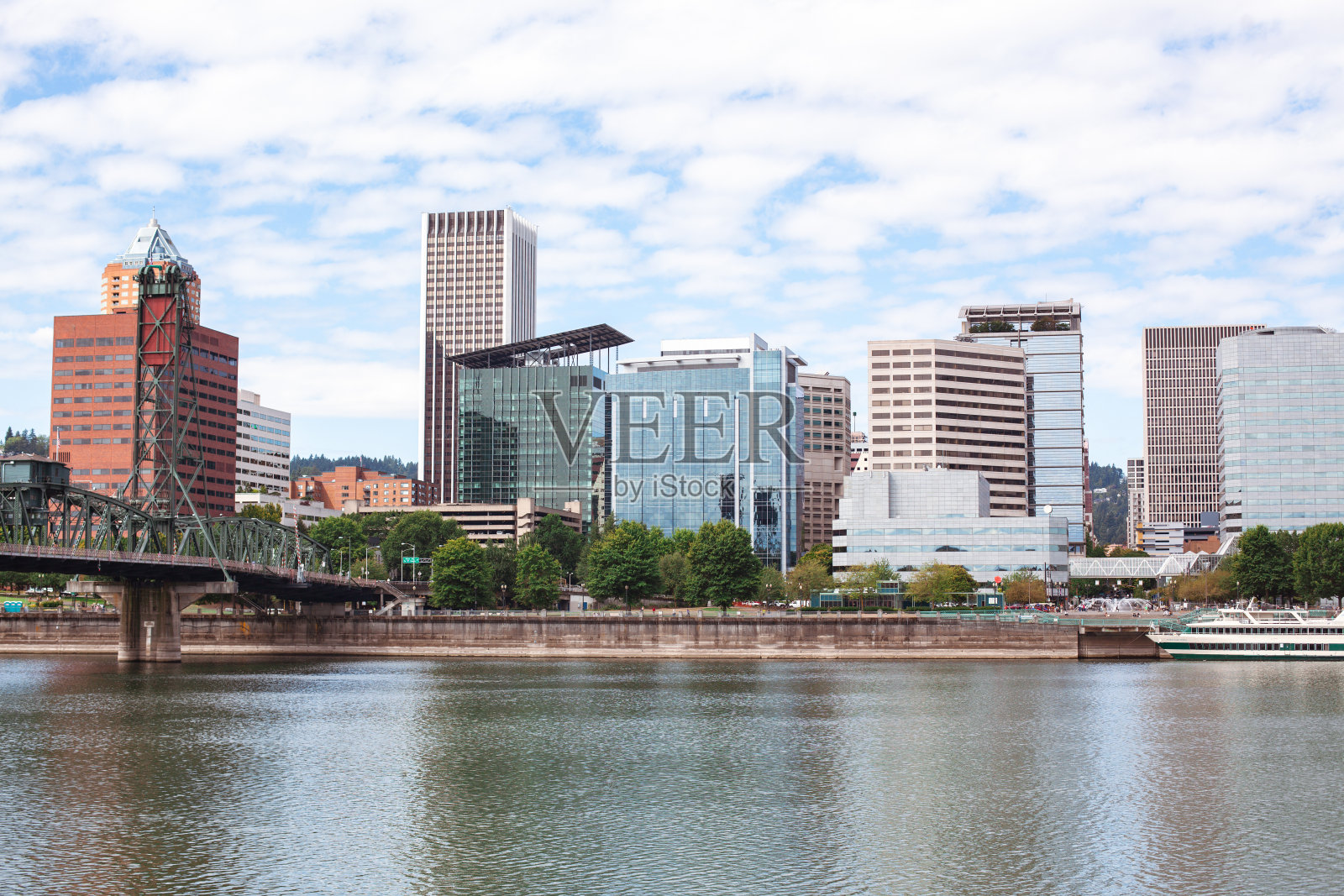 俄勒冈州波特兰市区天际线日出照片摄影图片