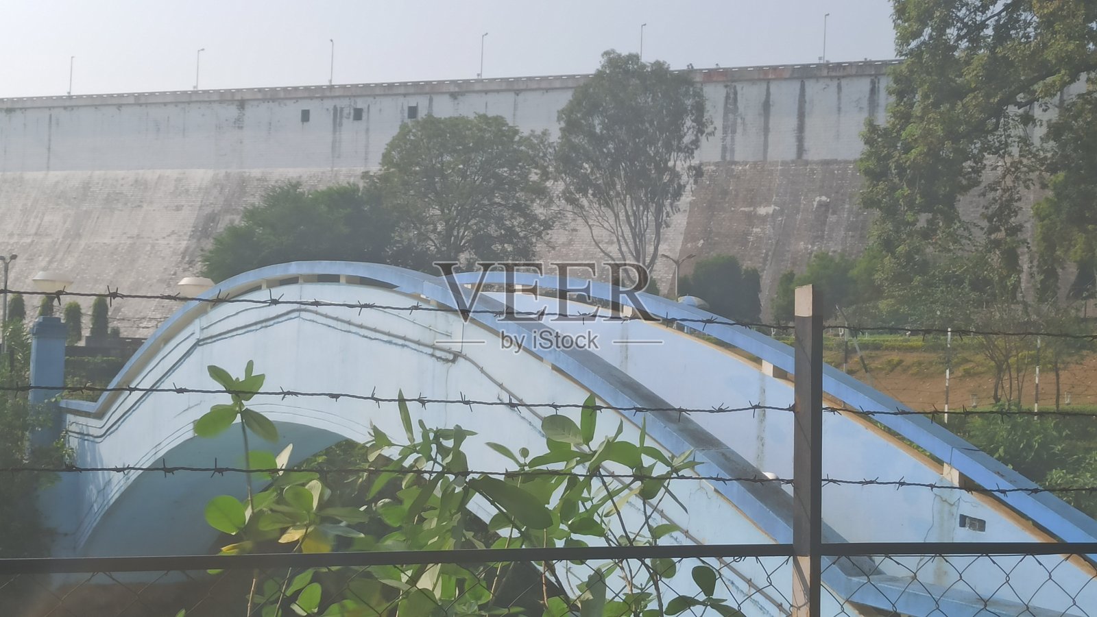 Massanjore大坝是一个水力发电大坝…照片摄影图片