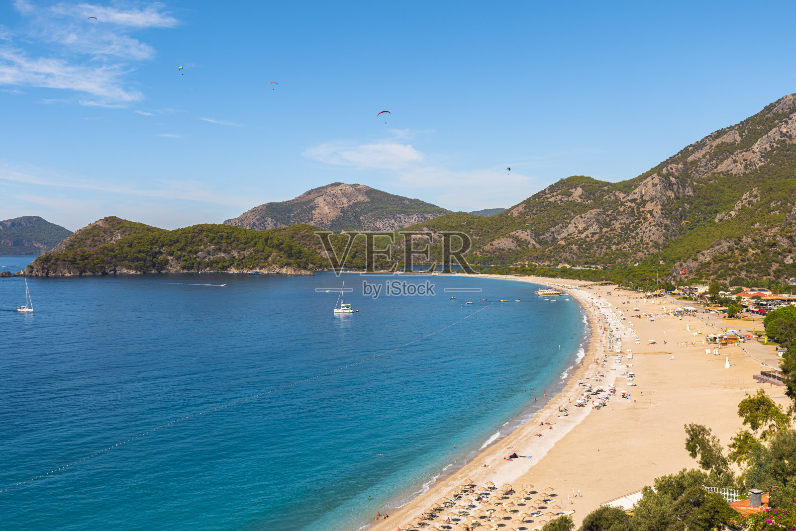Oludeniz海滩和土耳其蓝泻湖的全景。暑假旅游目的地照片摄影图片