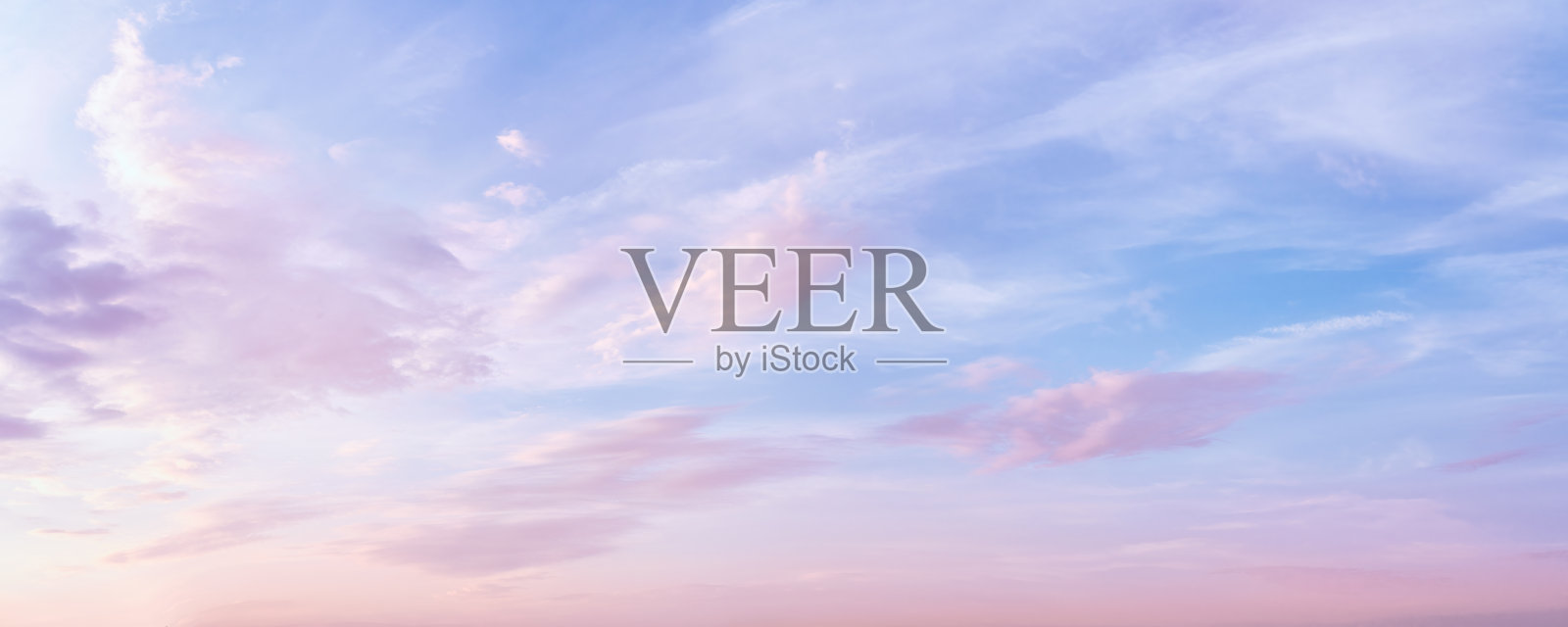 色彩柔和浪漫的天空全景照片摄影图片