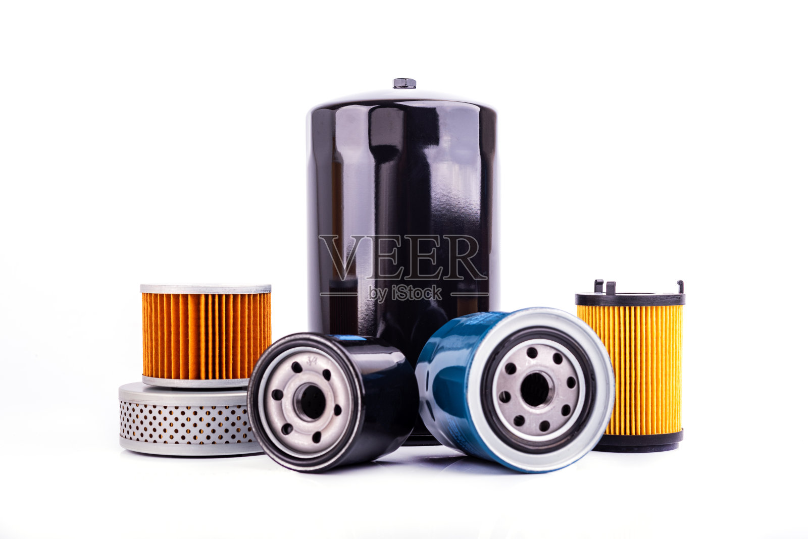 汽车配件配件:俯视图的油,燃料或空气过滤器发动机汽车隔离在白色的背景。照片摄影图片