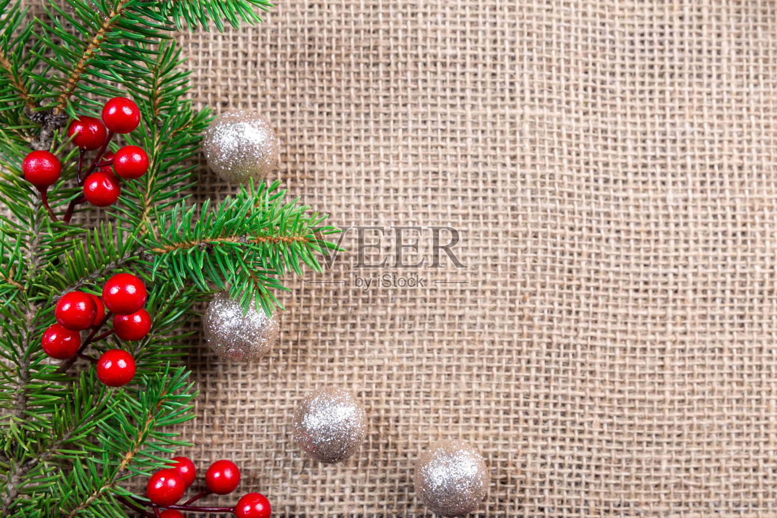 用圣诞饰品装饰的节日装饰照片摄影图片