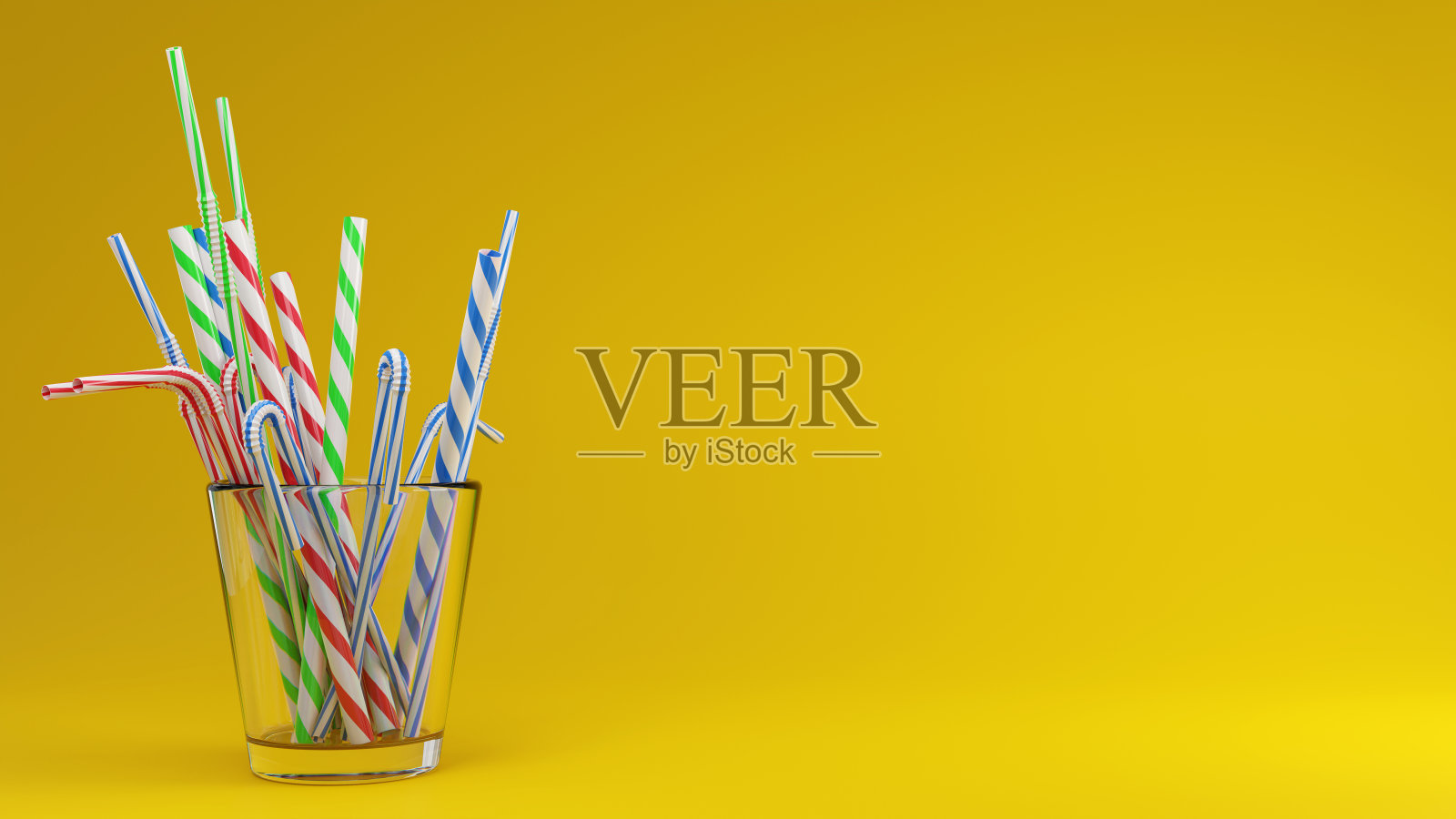 黄色背景的透明玻璃吸管。带彩色条纹的直的和弯的塑料鸡尾酒管。鸡尾酒会的概念。3 d渲染图像。照片摄影图片
