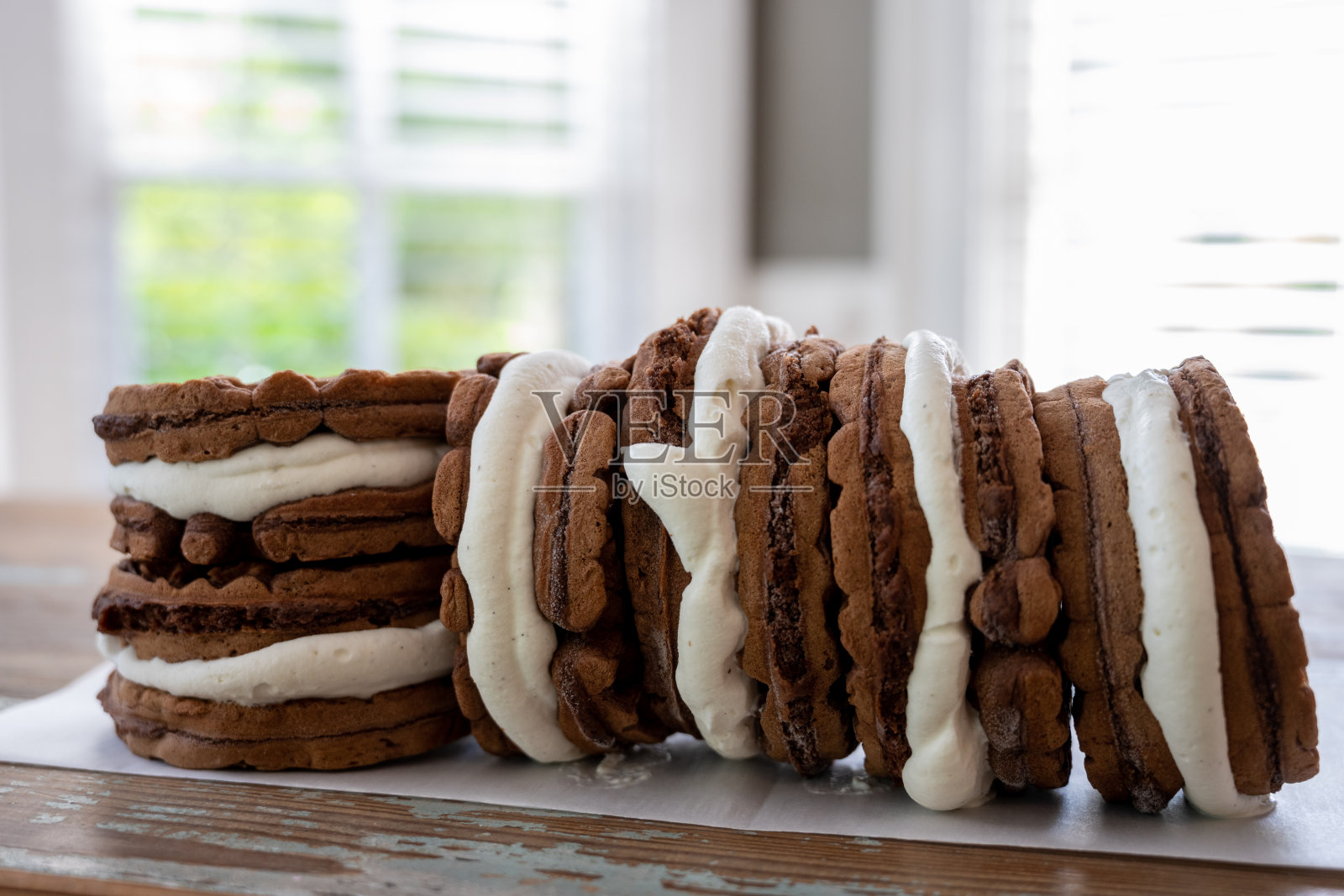 半打自制冰淇淋三明治照片摄影图片