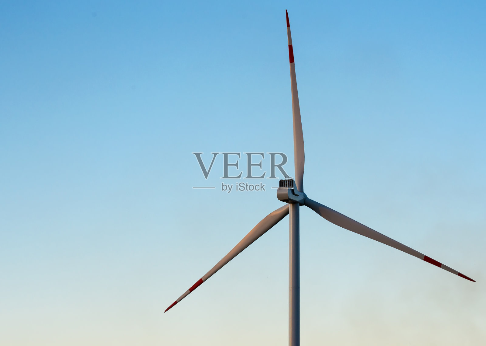 风力涡轮机可再生能源夏季景观照片摄影图片