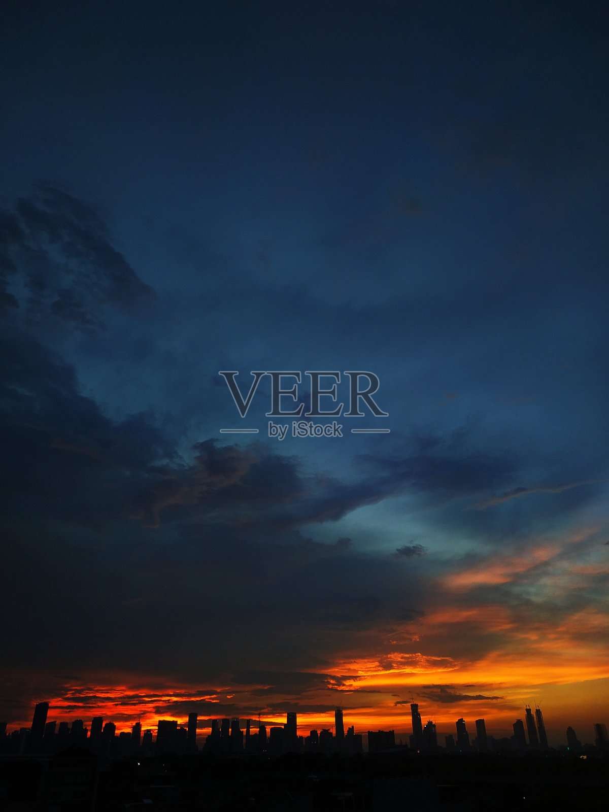 雅加达燃烧天空照片摄影图片