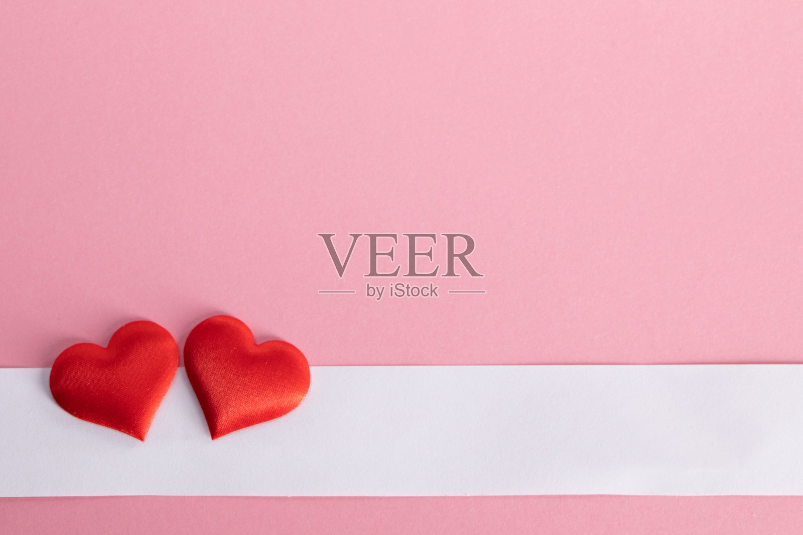 情人节的心是粉红色的照片摄影图片