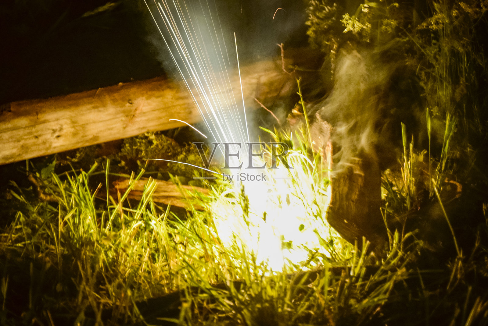 露营山照片摄影图片