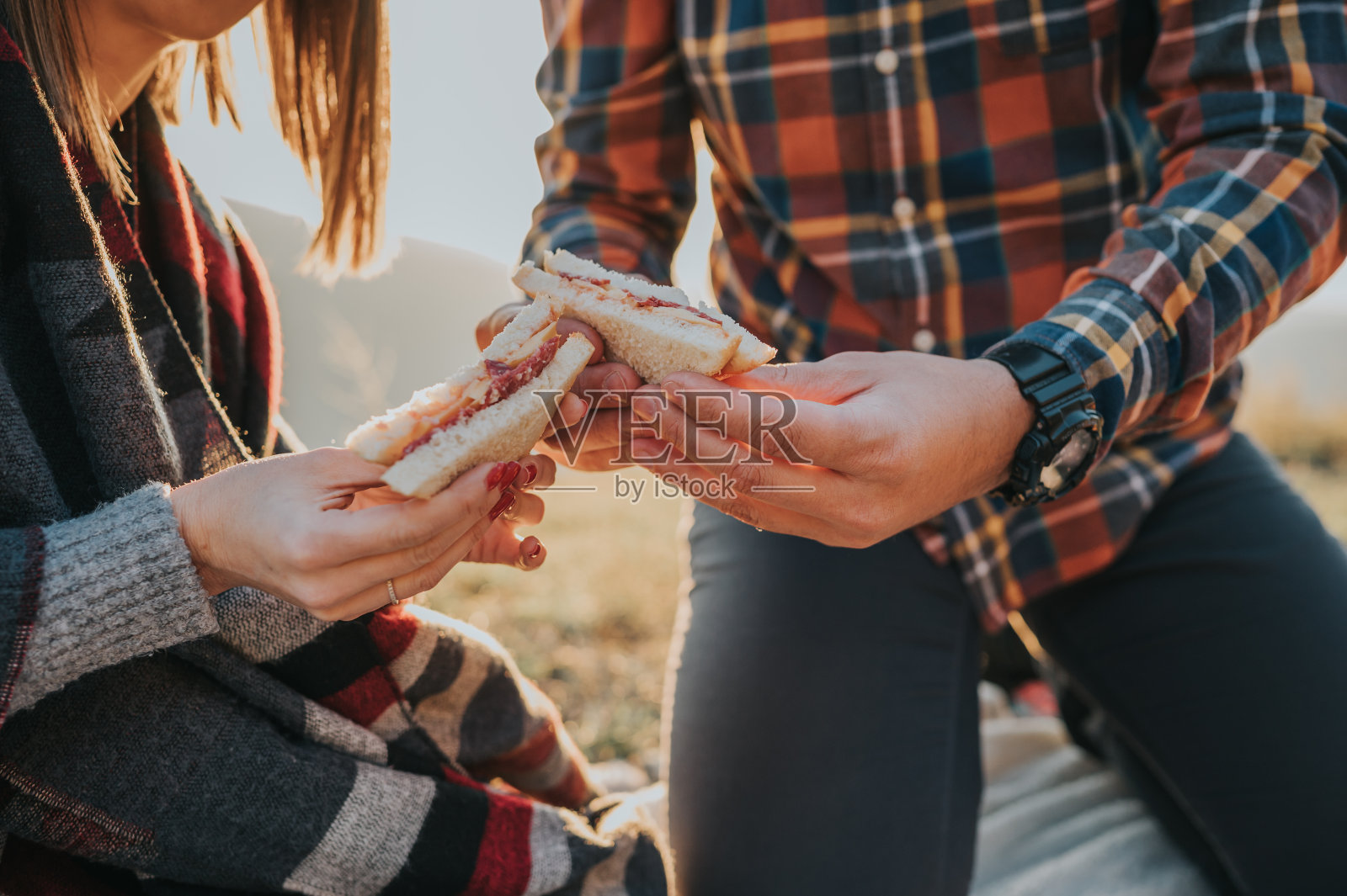 一对夫妇在野餐的自然库存照片照片摄影图片