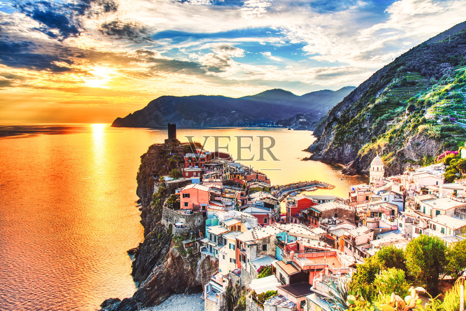 日落时分的维尔纳扎村,五个国家,五个国家,意大利照片摄影图片