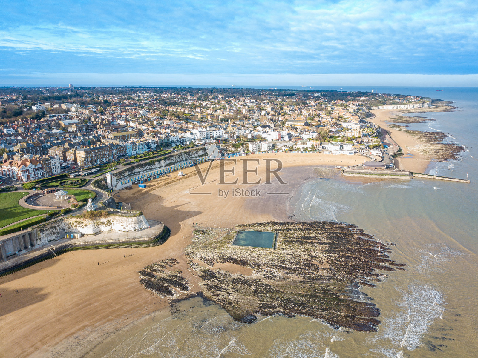 英国布罗德斯泰斯海滩无人机拍摄照片摄影图片