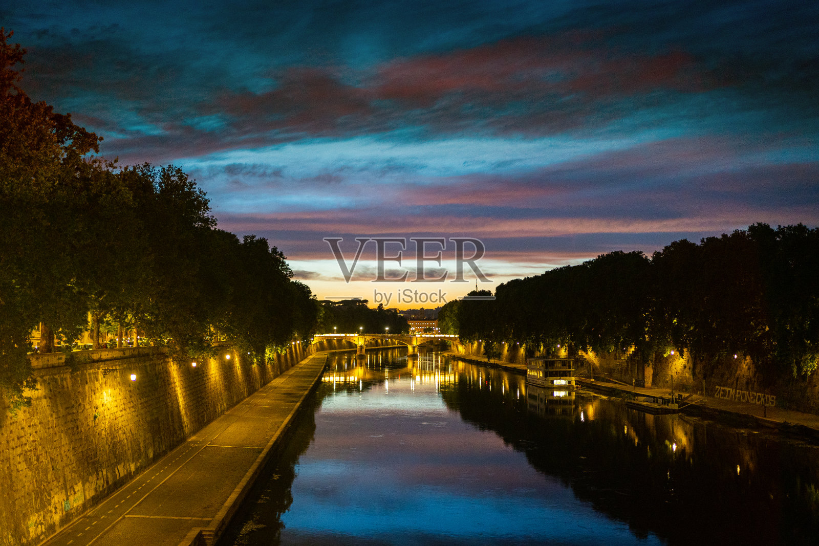 他打桥牌照片摄影图片