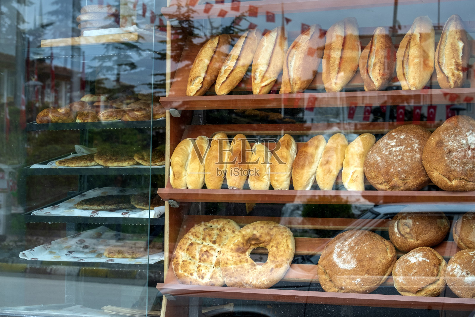 展出的传统面包品种照片摄影图片