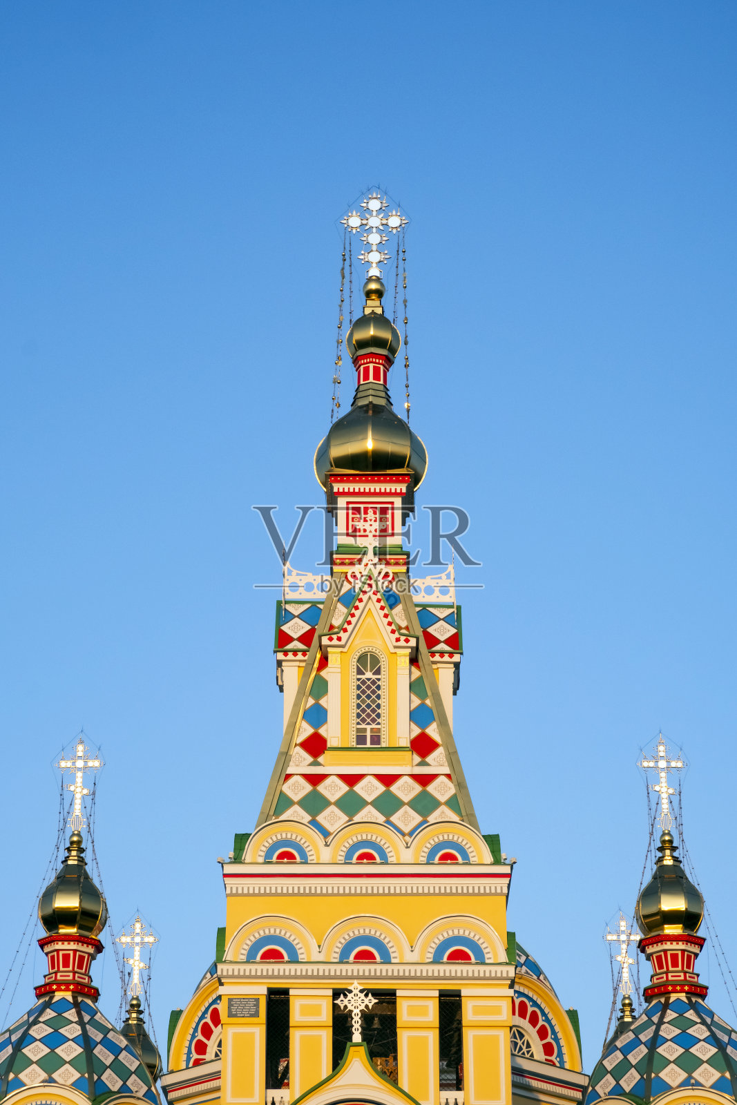 美丽的大教堂教堂正统的圆顶,伟大的设计用于任何目的。具有历史意义的建筑。基督教的象征。信仰基督教。照片摄影图片