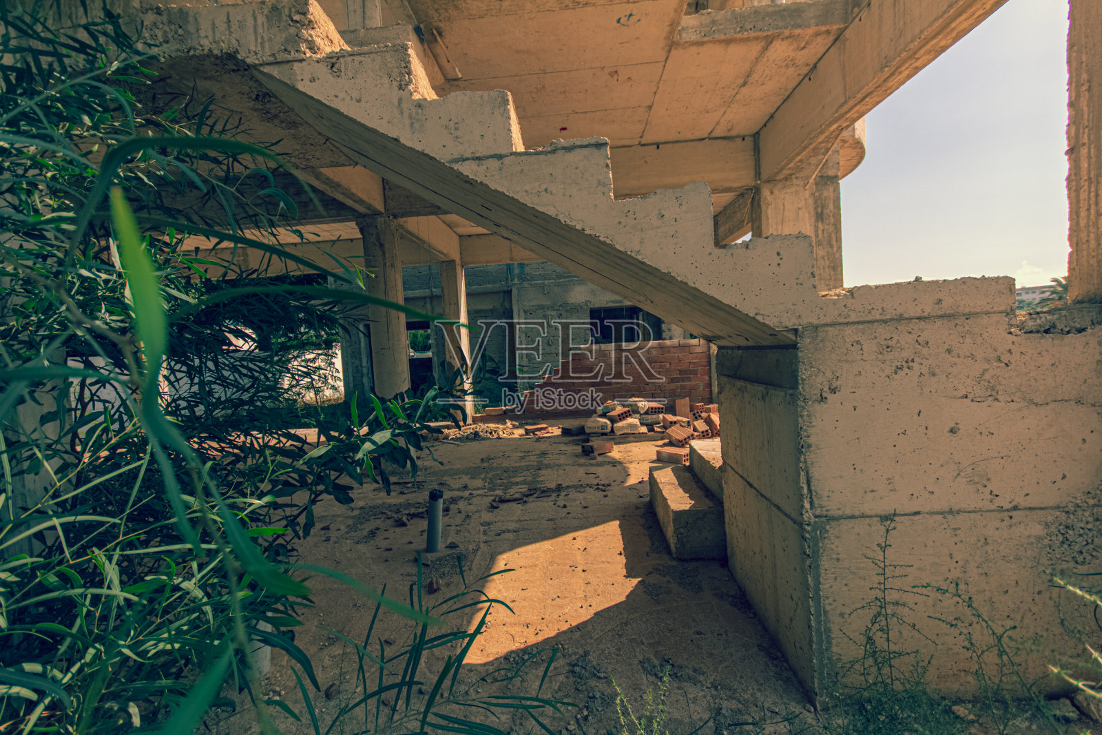 塞浦路斯废弃的建筑工地照片摄影图片