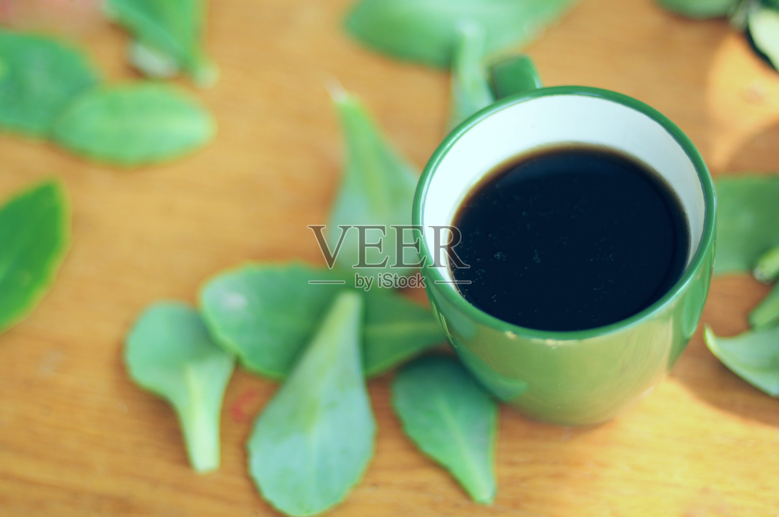 在户外喝杯咖啡照片摄影图片