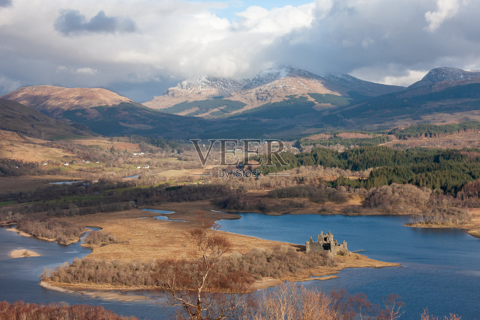 苏格兰高地早春山景照片摄影图片