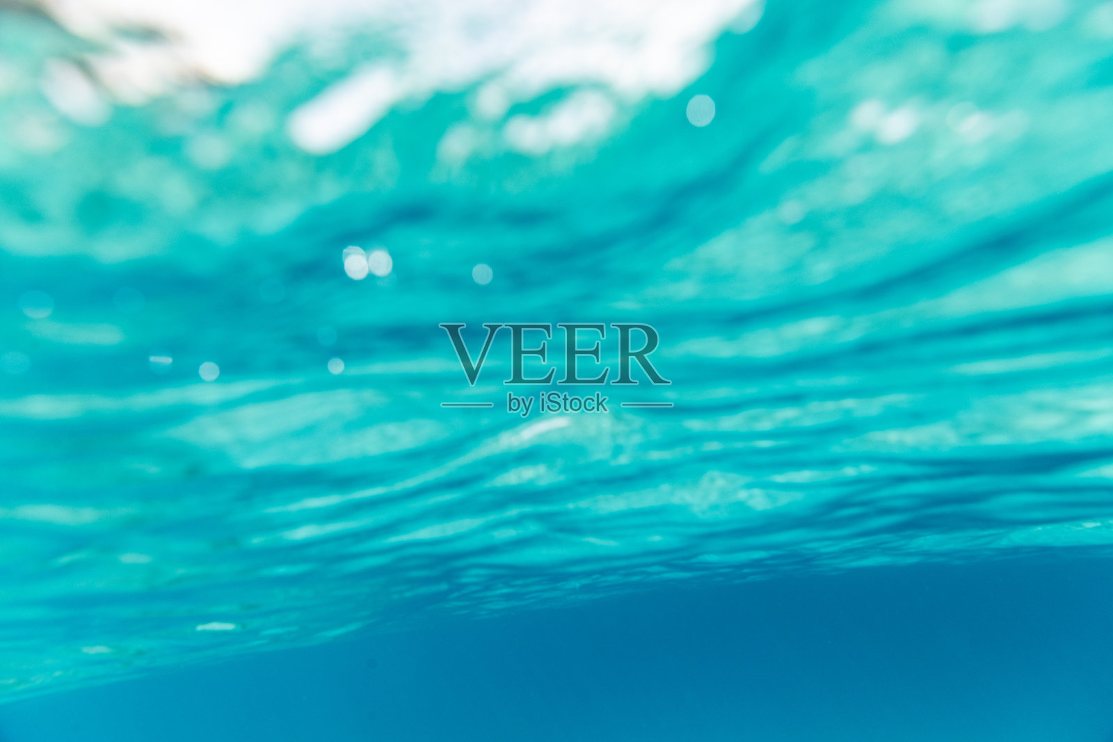 在夏威夷清澈的海面下照片摄影图片